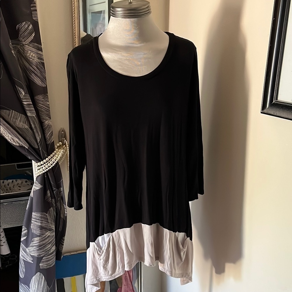 Logo Lori Goldstein Asymmetrical Tunic Black and White Women's Top Black Gray XL
